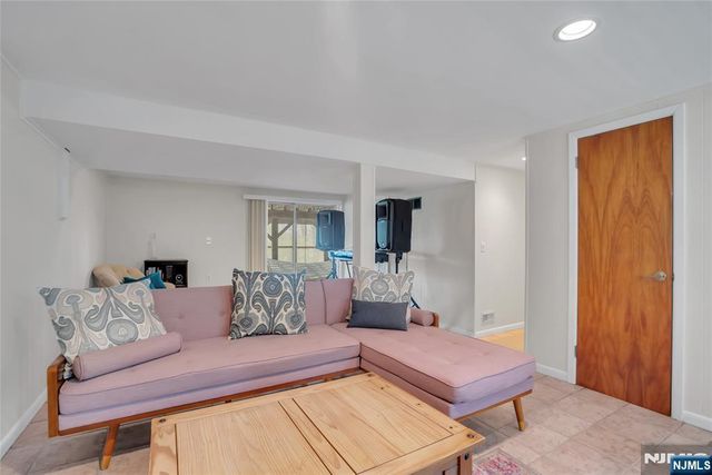 12 Stafford Drive, Wanaque, NJ 07465