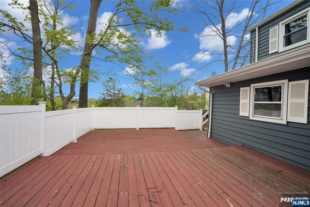 12 Stafford Drive, Wanaque, NJ 07465