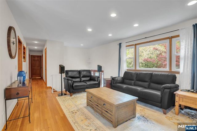 12 Stafford Drive, Wanaque, NJ 07465