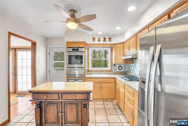 12 Stafford Drive, Wanaque, NJ 07465