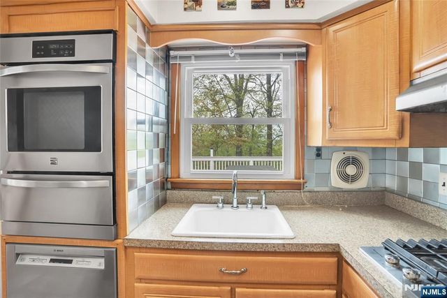12 Stafford Drive, Wanaque, NJ 07465
