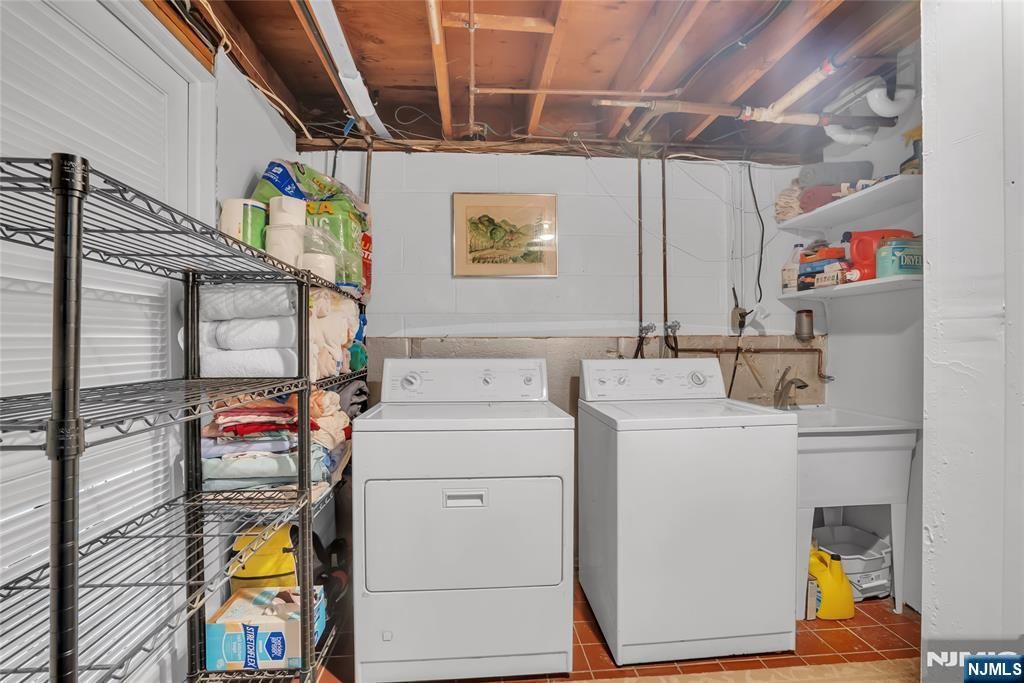 12 Stafford Drive, Wanaque, NJ 07465