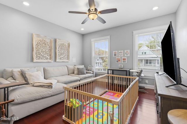 14 Locust Avenue, Troy, NY 12180