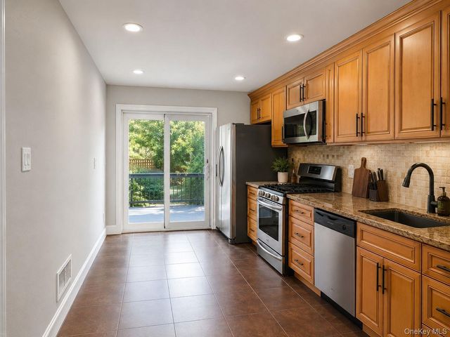6408 Metropolitan Avenue, Flushing, NY 11379
