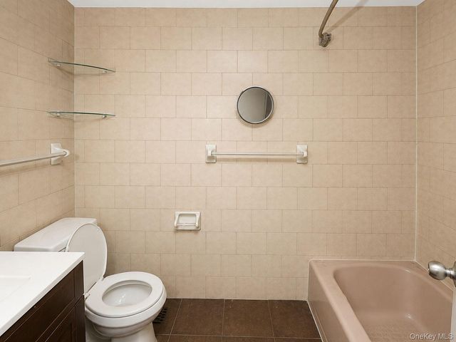 6408 Metropolitan Avenue, Flushing, NY 11379