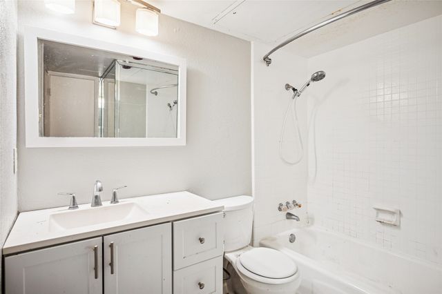 15926 Stillwood Street 2072, Dallas, TX 75248