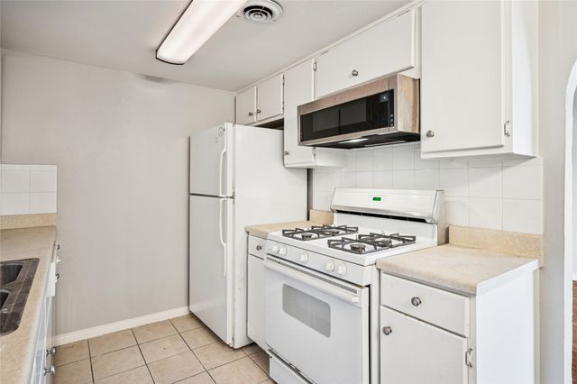 15926 Stillwood Street 2072, Dallas, TX 75248