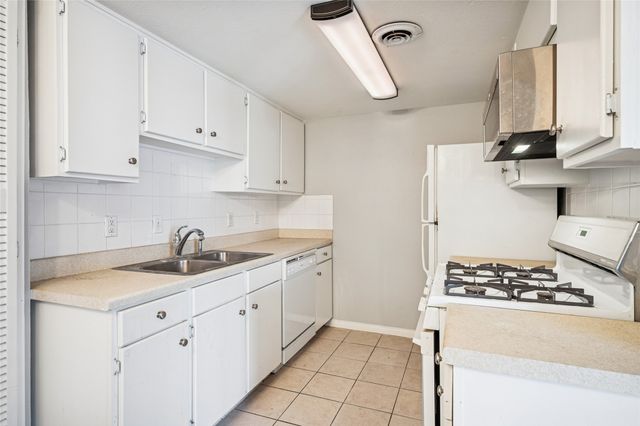 15926 Stillwood Street 2072, Dallas, TX 75248