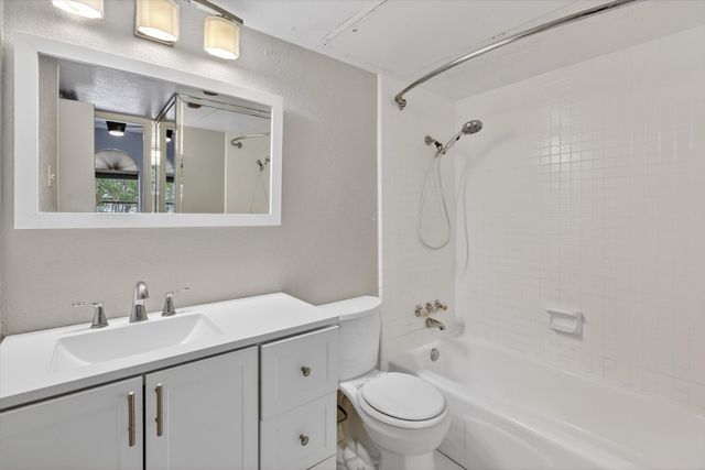 15926 Stillwood Street 2072, Dallas, TX 75248