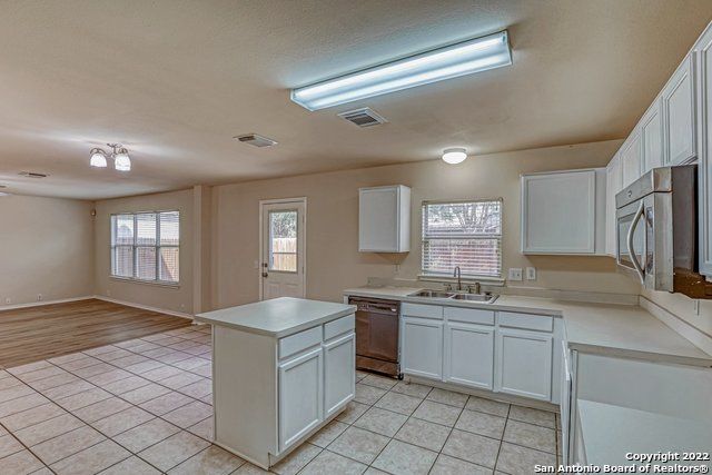 6615 Ivywood, San Antonio, TX 78249