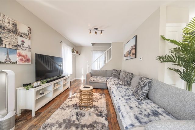 721 Linwood Dr, O'hara, PA 15215