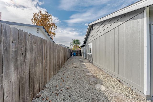 4330 Lever Ave, Olivehurst, CA 95961