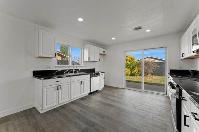 4330 Lever Ave, Olivehurst, CA 95961