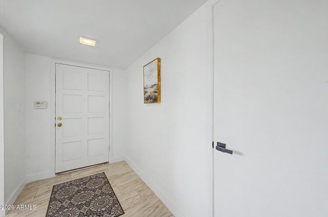 2936 W GLENDALE Avenue, Phoenix, AZ 85051