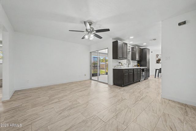 2936 W GLENDALE Avenue, Phoenix, AZ 85051