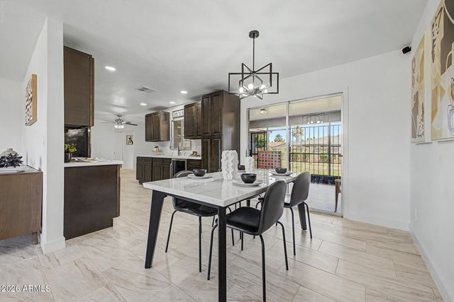 2936 W GLENDALE Avenue, Phoenix, AZ 85051
