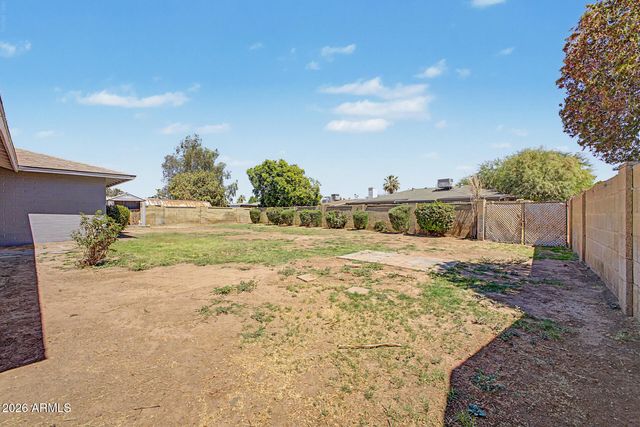 2936 W GLENDALE Avenue, Phoenix, AZ 85051