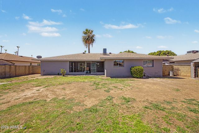 2936 W GLENDALE Avenue, Phoenix, AZ 85051
