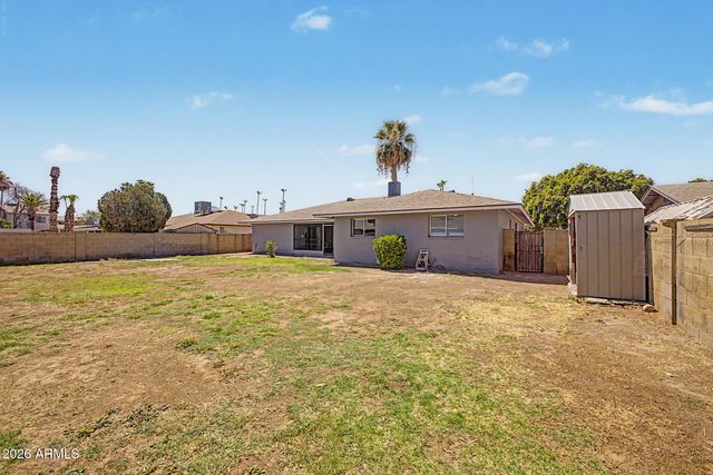 2936 W GLENDALE Avenue, Phoenix, AZ 85051