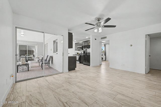 2936 W GLENDALE Avenue, Phoenix, AZ 85051