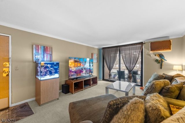 466 Liberty St, Little Ferry Boro, NJ 07643