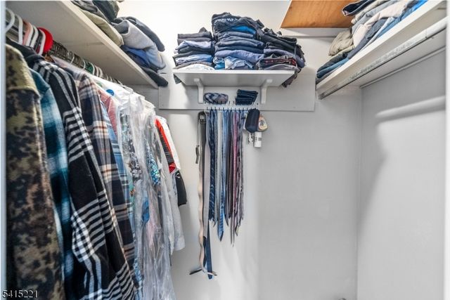 466 Liberty St, Little Ferry Boro, NJ 07643