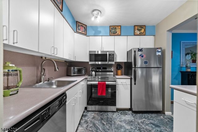 466 Liberty St, Little Ferry Boro, NJ 07643