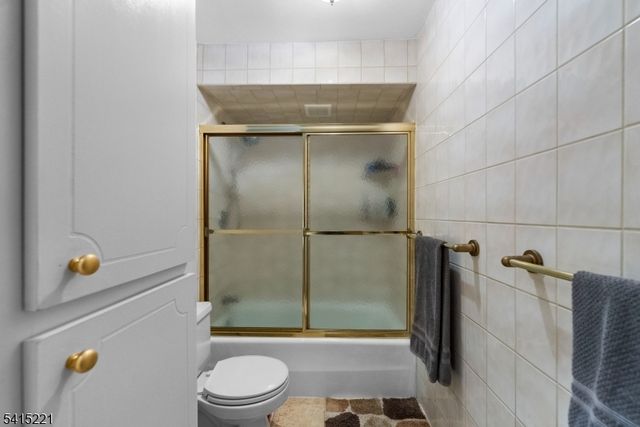 466 Liberty St, Little Ferry Boro, NJ 07643