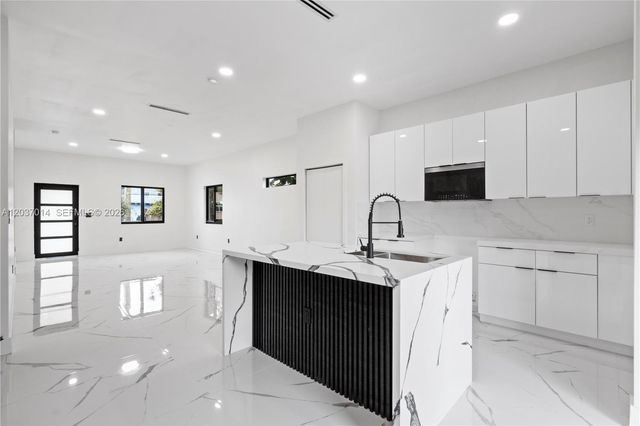 426 SW 9th Avenue, Homestead, FL 33030