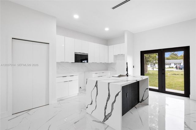426 SW 9th Avenue, Homestead, FL 33030