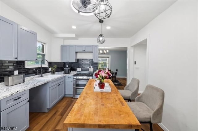 48 Laurel Ave, East Orange City, NJ 07017