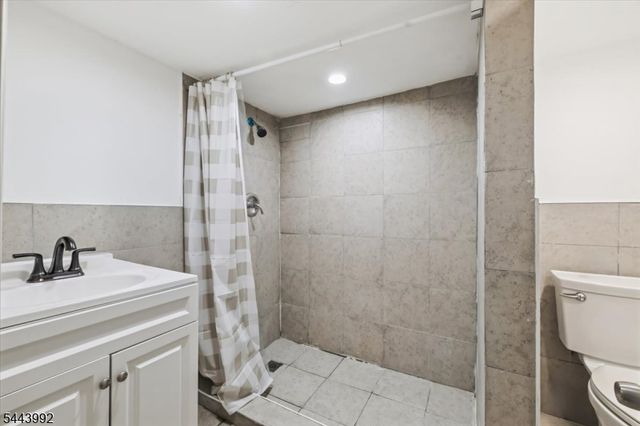 48 Laurel Ave, East Orange City, NJ 07017