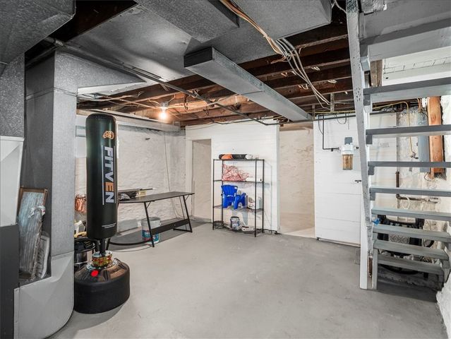 198 Penn Adamsburg Road, Hempfield Twp, PA 15644