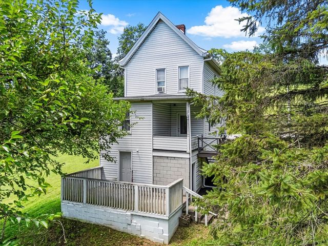 198 Penn Adamsburg Road, Hempfield Twp, PA 15644