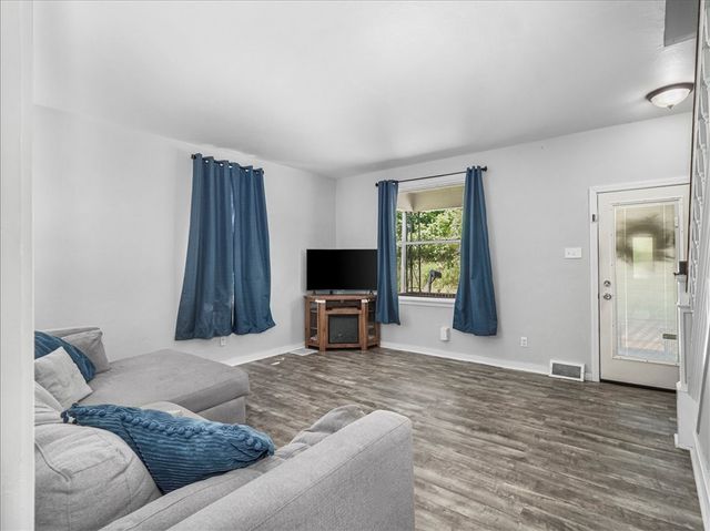 198 Penn Adamsburg Road, Hempfield Twp, PA 15644