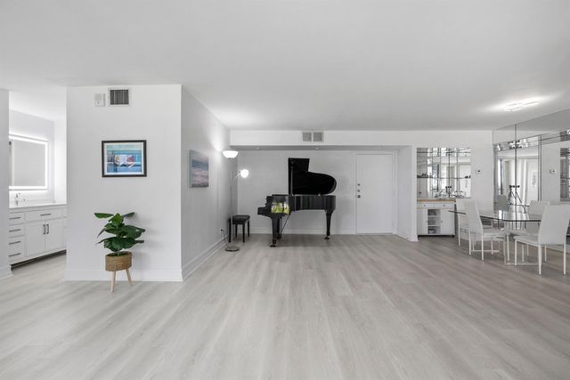 1239 Hillsboro Mile 105, Hillsboro Beach, FL 33062