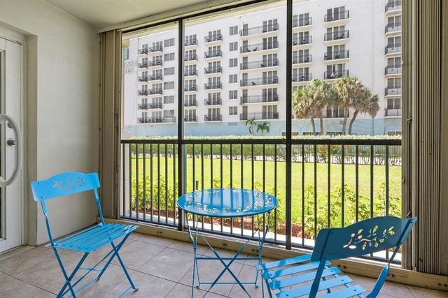 1239 Hillsboro Mile 105, Hillsboro Beach, FL 33062