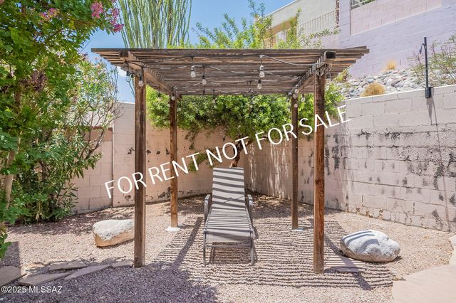 4950 N Valle, Tucson, AZ 85750