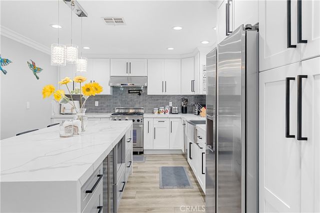 19251 Worchester Lane, Huntington Beach, CA 92646
