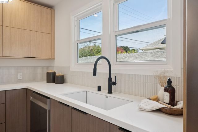 1700 Francisco St, Berkeley, CA 94703