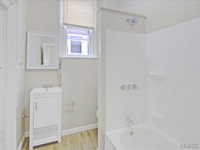 6730 Vermont Avenue, St Louis, MO 63111