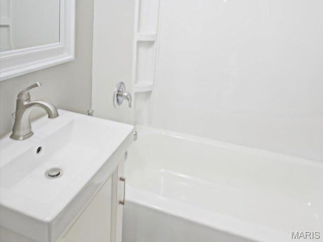 6730 Vermont Avenue, St Louis, MO 63111