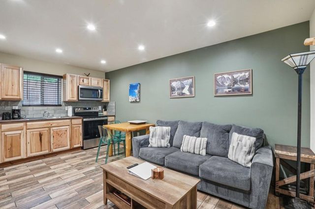 25750 Alderwood, Idyllwild, CA 92549