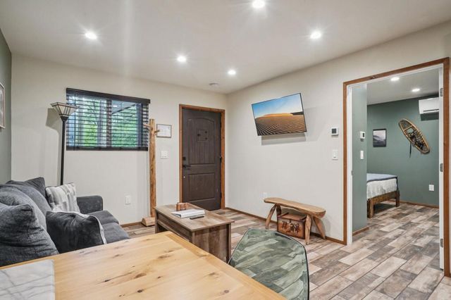 25750 Alderwood, Idyllwild, CA 92549