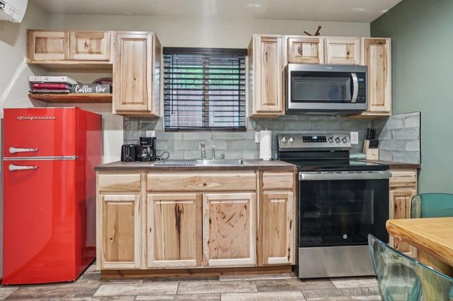 25750 Alderwood, Idyllwild, CA 92549