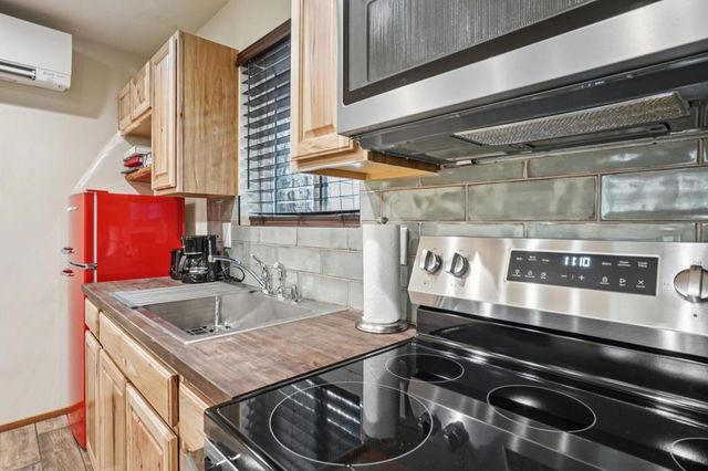 25750 Alderwood, Idyllwild, CA 92549