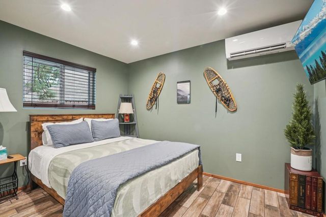 25750 Alderwood, Idyllwild, CA 92549