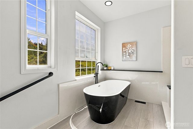 31728 SE Issaquah Fall City Road, Fall City, WA 98024