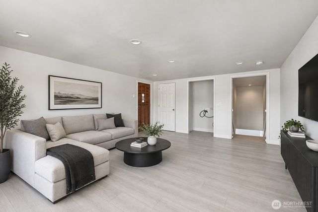 31728 SE Issaquah Fall City Road, Fall City, WA 98024
