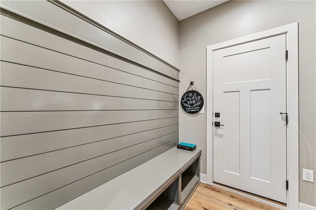 909 Captain Merriman Drive, Freeman, MO 64746